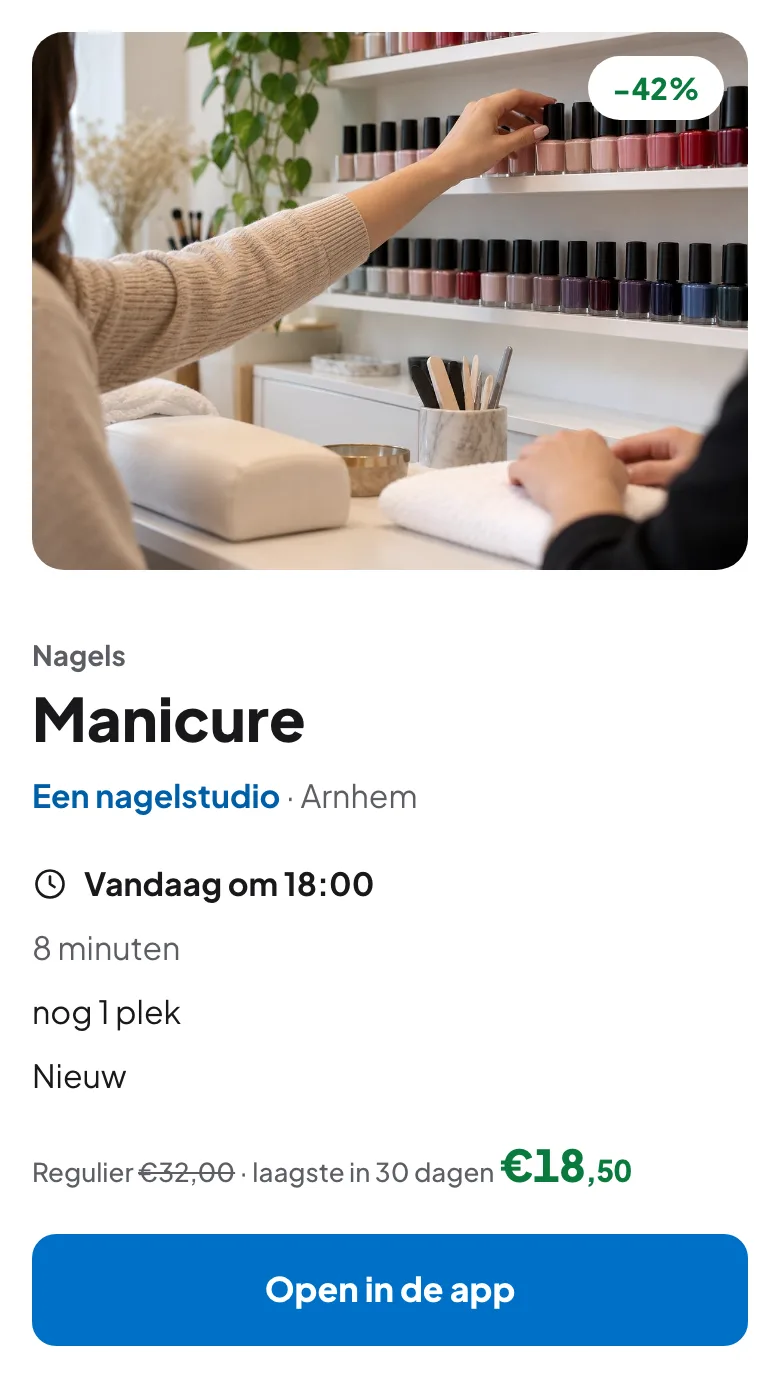 Een open plek op LastSpot: manicure vandaag, de oude prijs doorgestreept, de nieuwe prijs in groen en de knop Open in de app